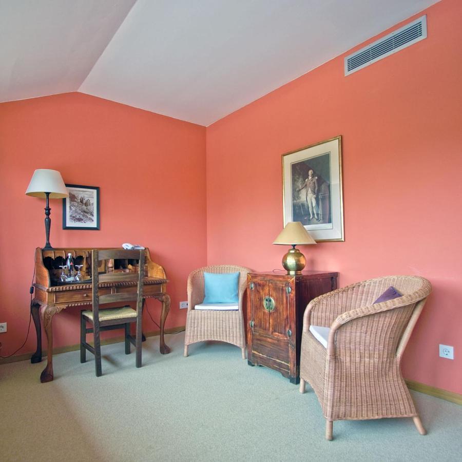 Hotel Burg Wanzleben Екстериор снимка