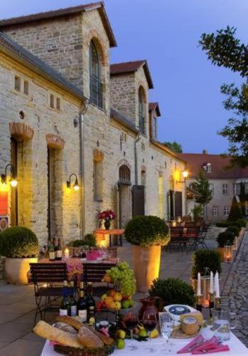Hotel Burg Wanzleben Екстериор снимка