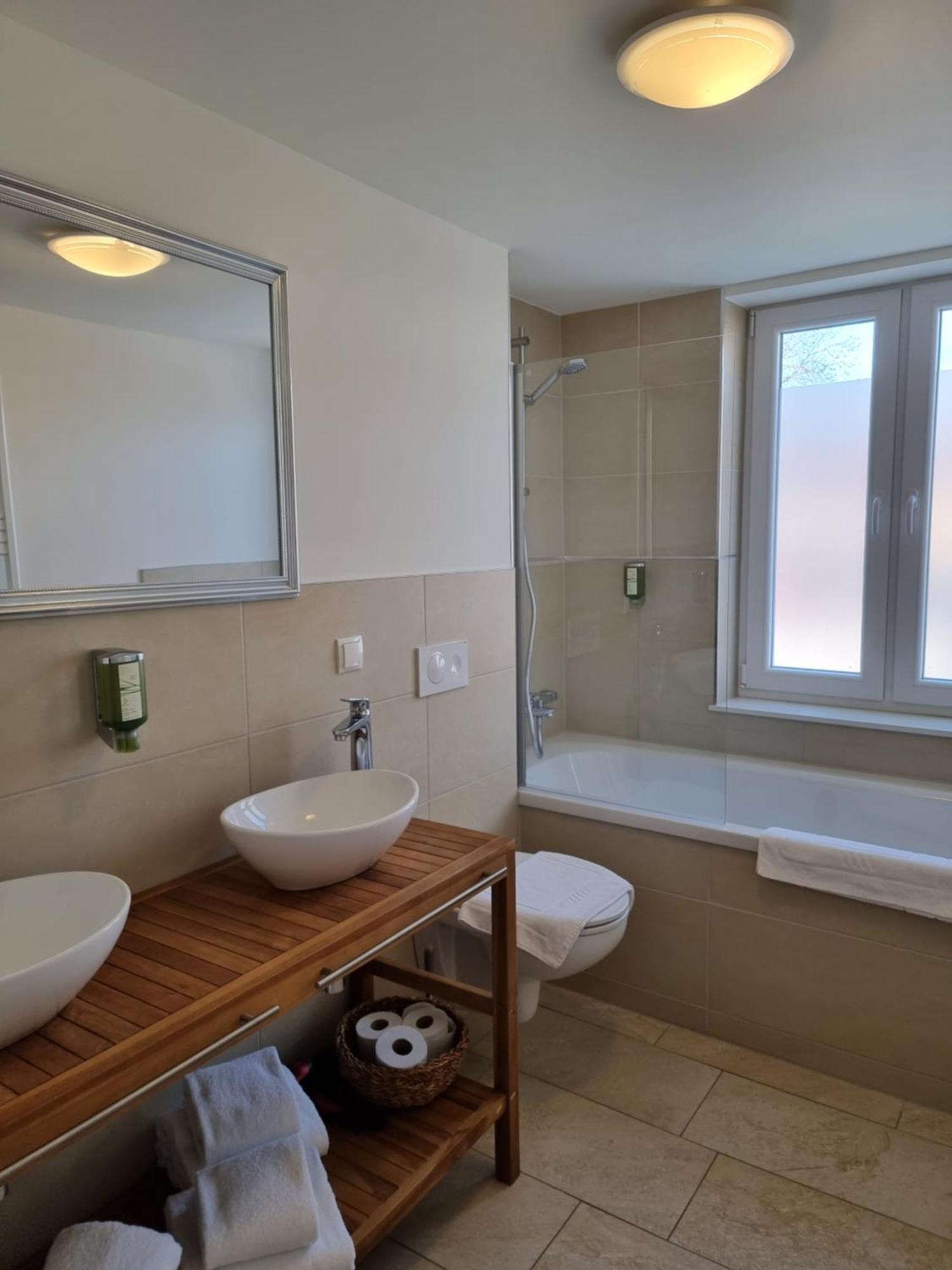Hotel Burg Wanzleben Екстериор снимка