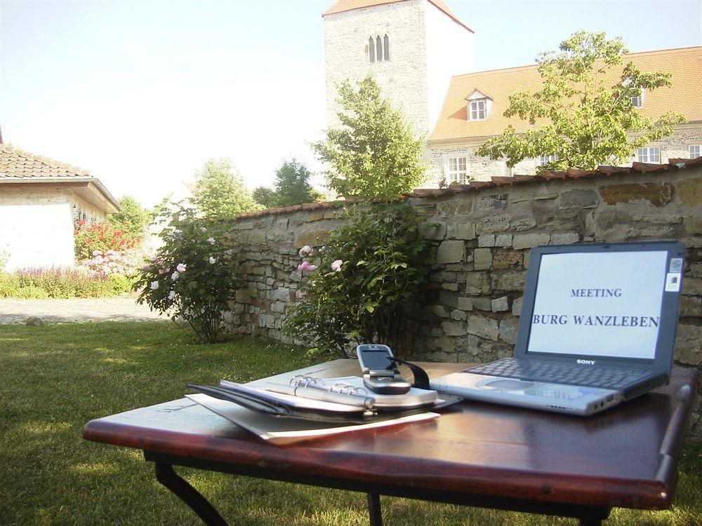 Hotel Burg Wanzleben Екстериор снимка