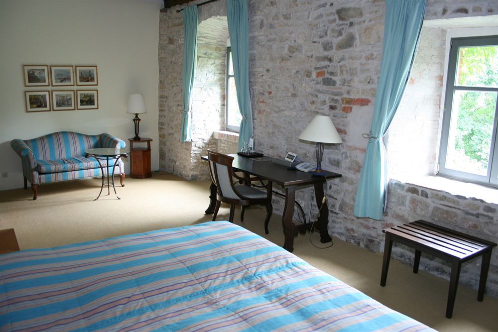 Hotel Burg Wanzleben Екстериор снимка