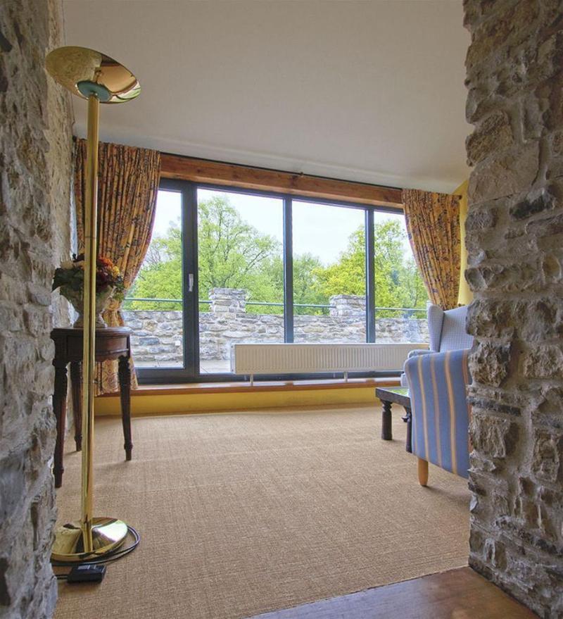 Hotel Burg Wanzleben Екстериор снимка
